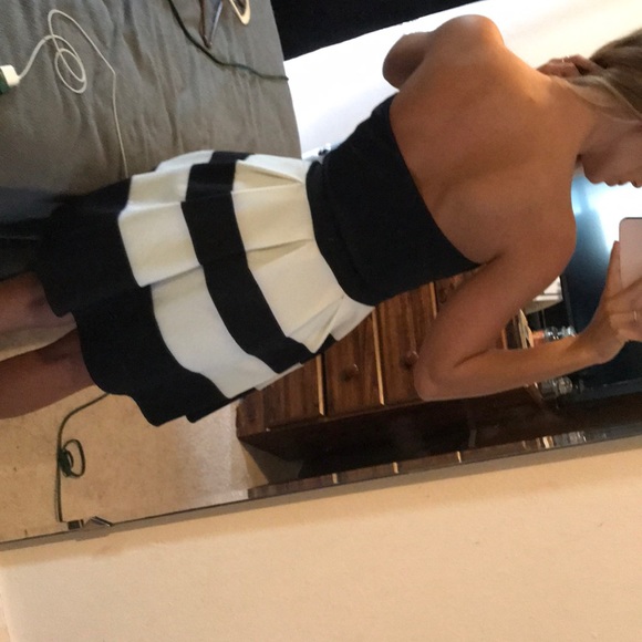 Dress - Picture 3 of 3